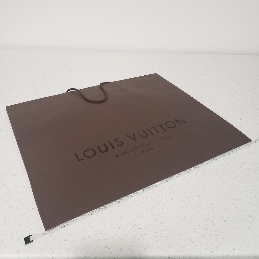 Gucci box, dust bag & paper bag